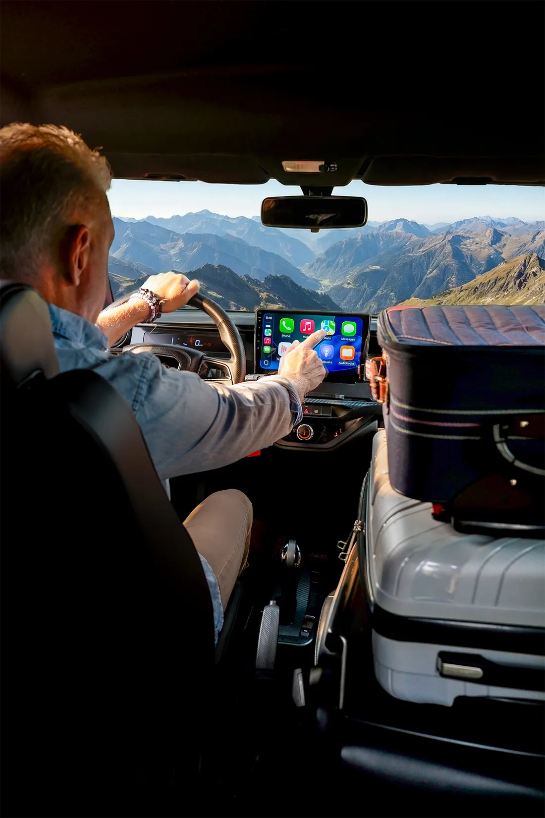 Cockpit des Ligier Myli mit Display