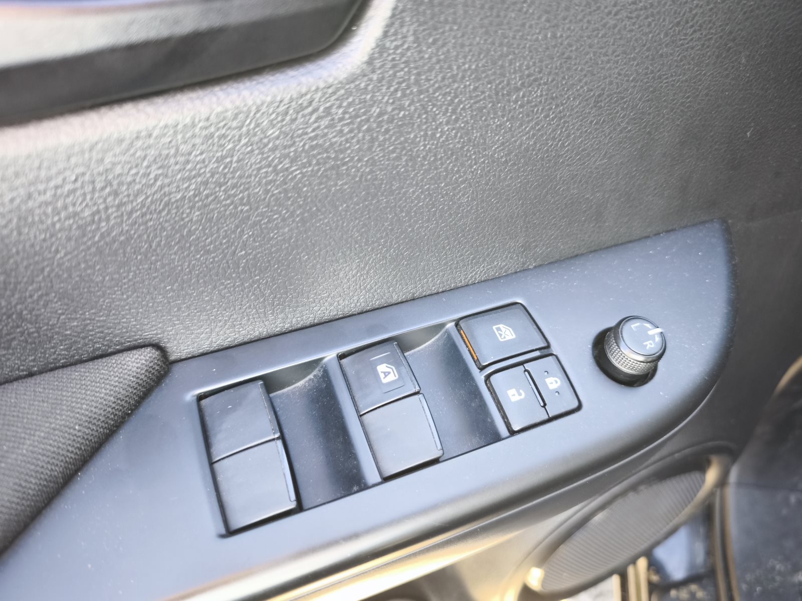 Toyota Hilux – Bild 14