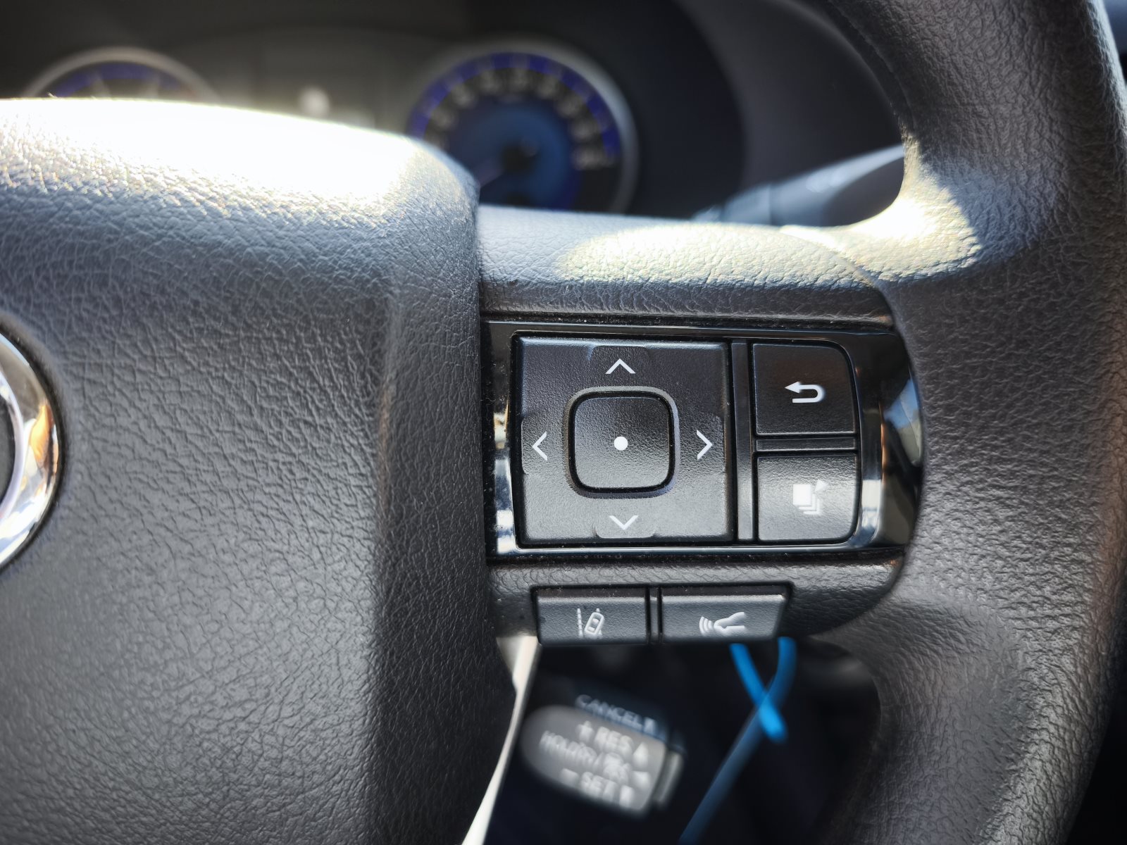 Toyota Hilux – Bild 17