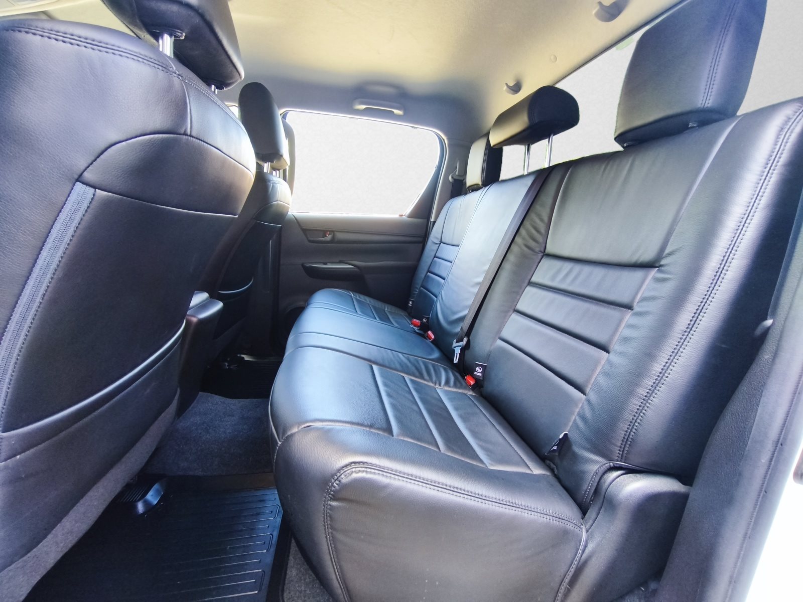 Toyota Hilux – Bild 11