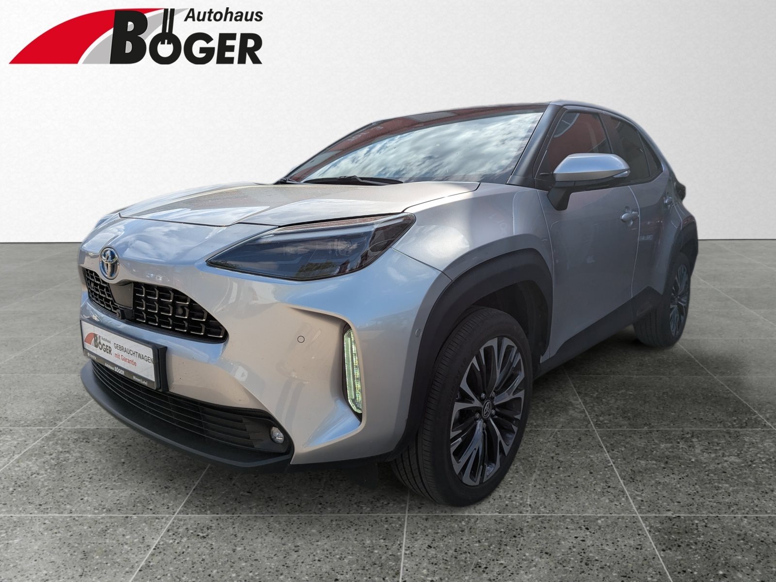Yaris Cross 1,5 Hyb. Elegance *PANO 360° HUD*
