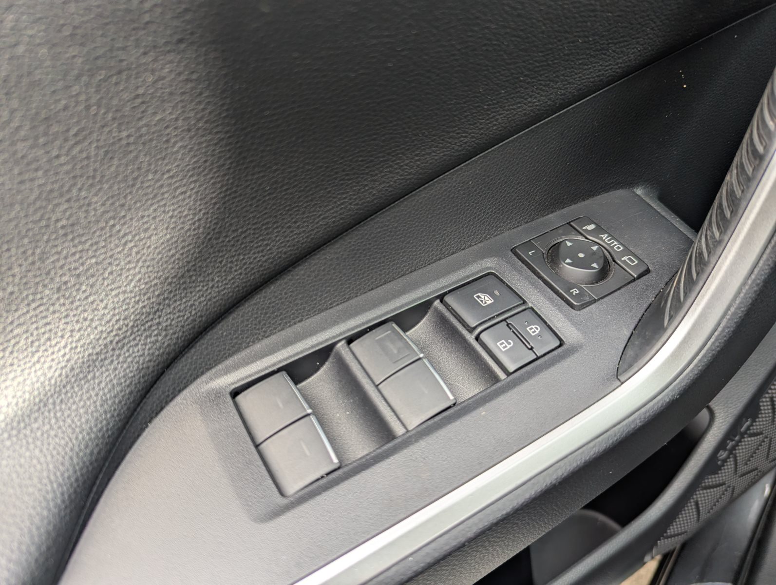 Toyota RAV4 – Bild 17