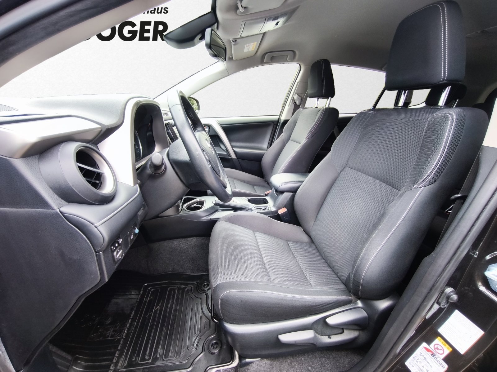 Toyota RAV4 – Bild 10