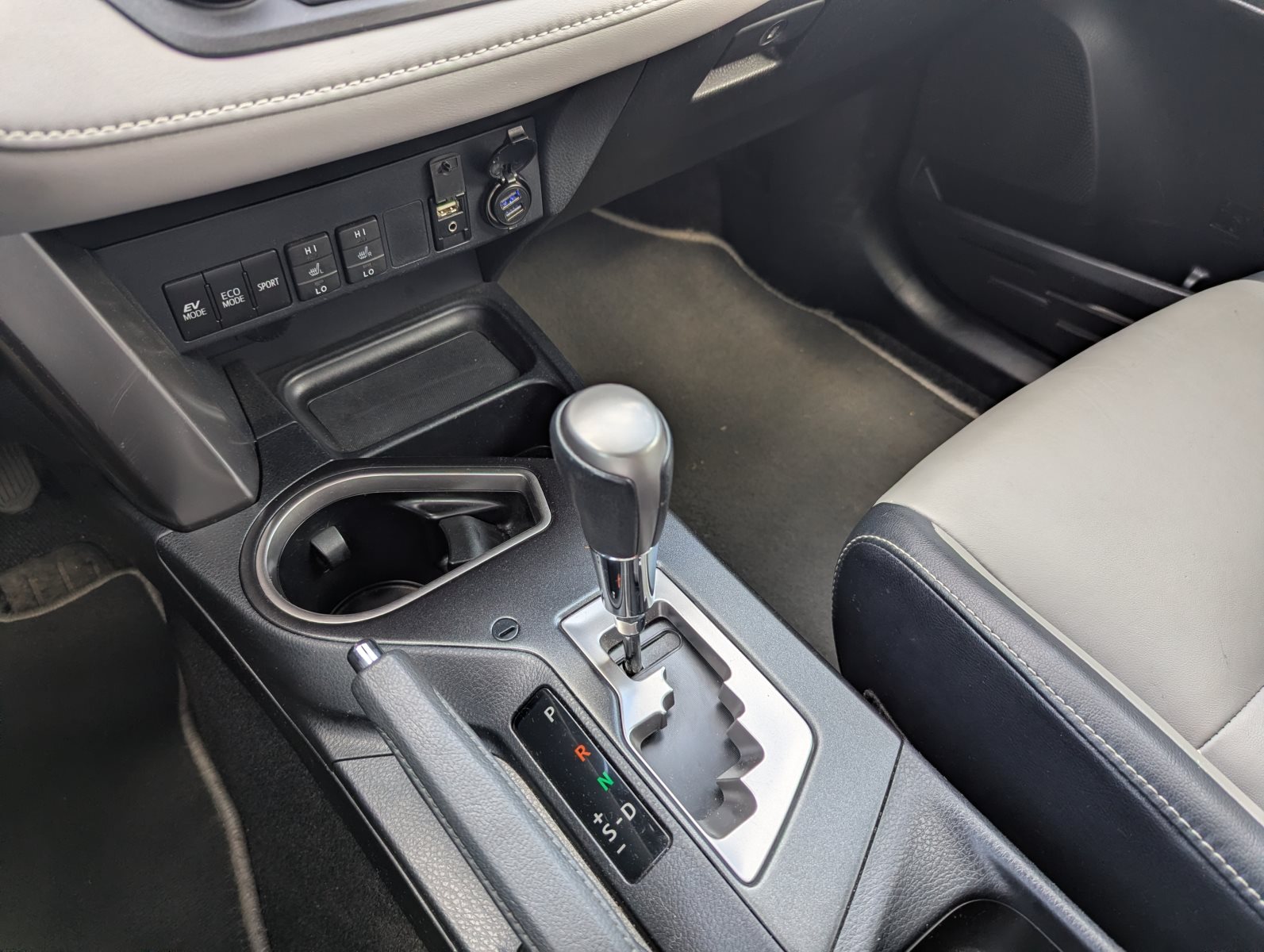 Toyota RAV4 – Bild 15